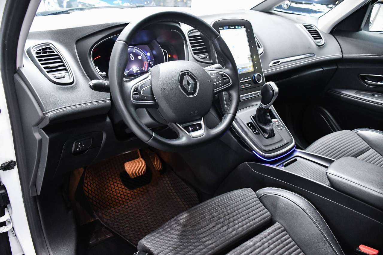 Renault Scenic Scenic 1.33 TCe Intens EDC - NAVIGATIE / CAMERA / SMARTLINK / BLIS / PDC / CC — foto 8 van 20