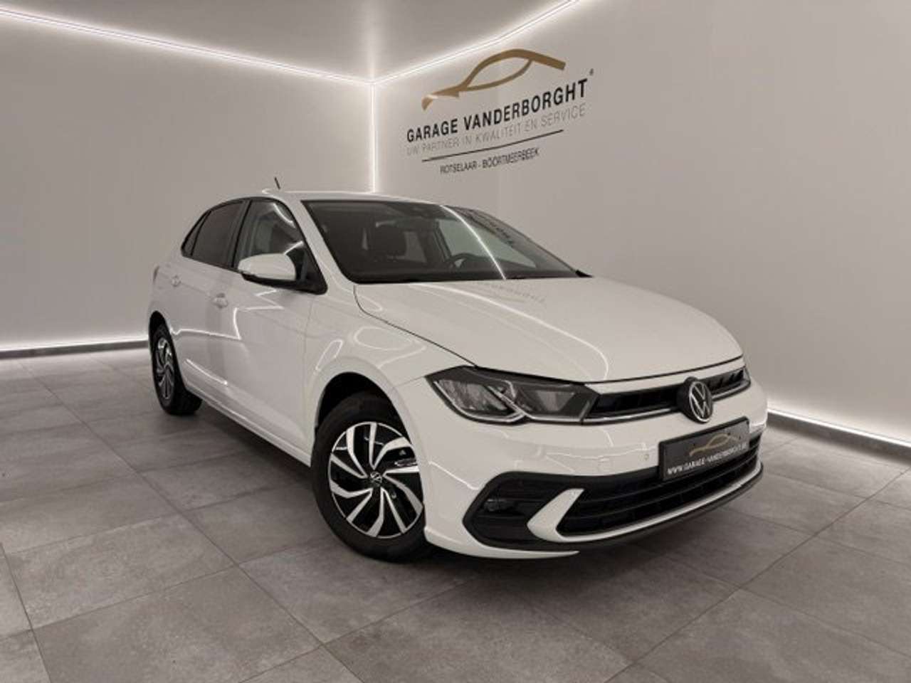 Volkswagen Polo BENZINE MET SLECHTS 22000KM!!!!!
