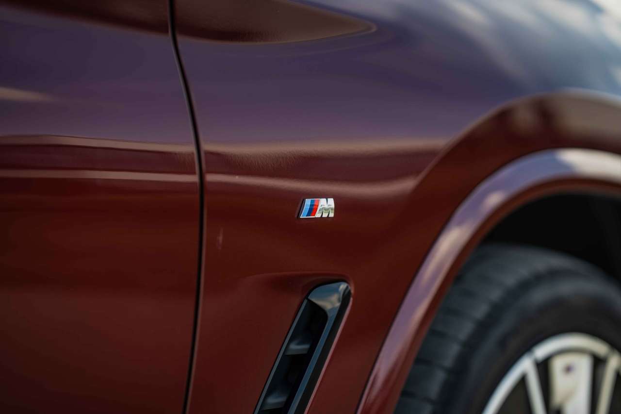 BMW iX3 (2023) — foto 13