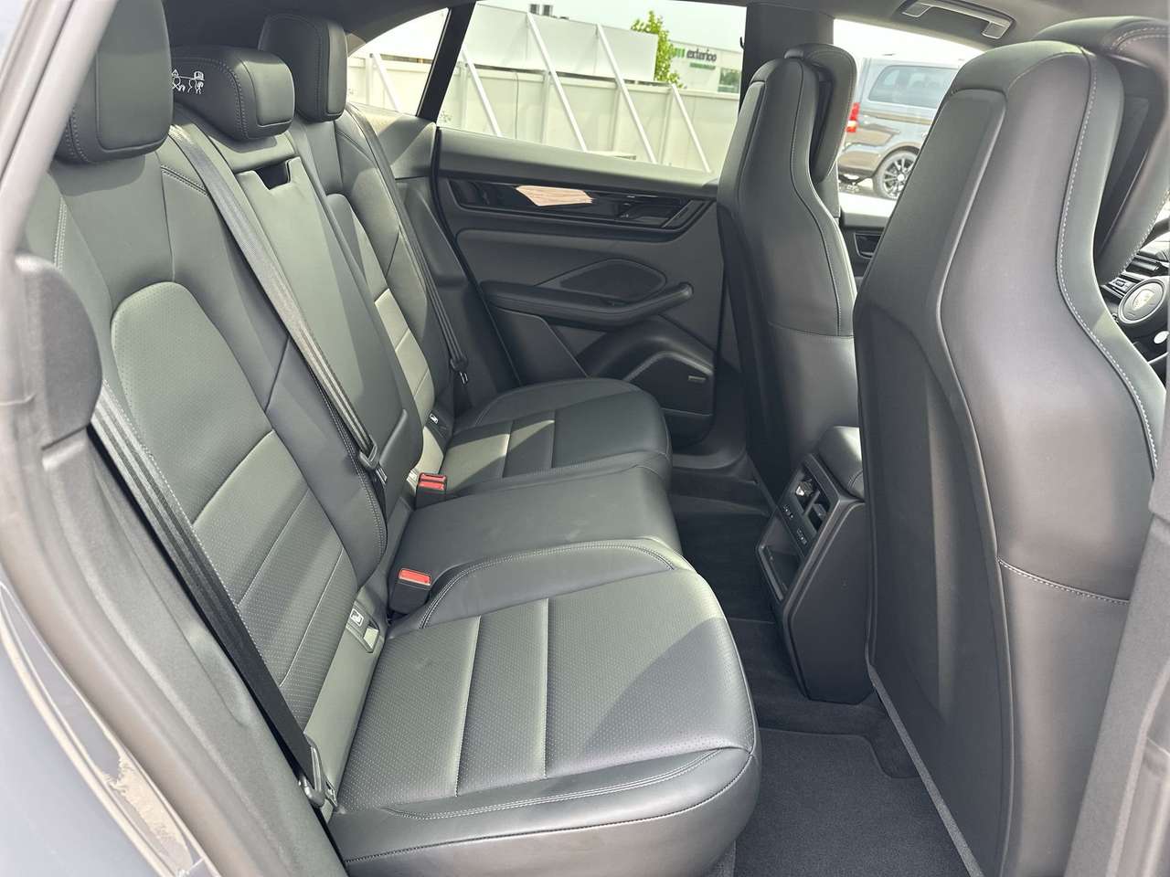 Porsche Macan 4S ELEK/PANODAK/22"/LEDERPAK/BOSE/LUCHTVER — foto 11 van 18