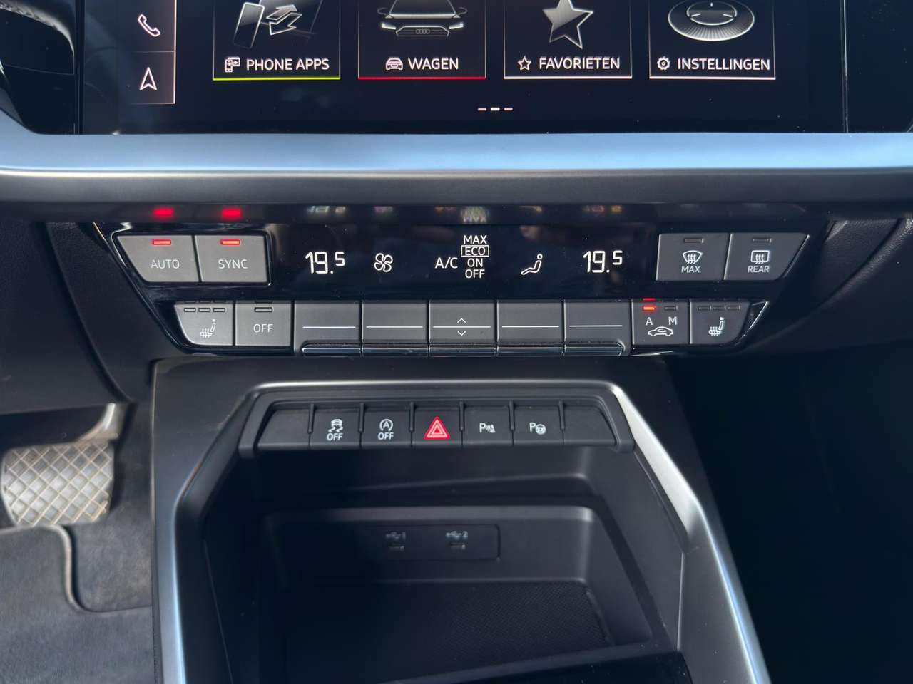 Audi A3 30 TSI 5 deurs S-Tronic Sport Line Leder  !!! — foto 14 van 19