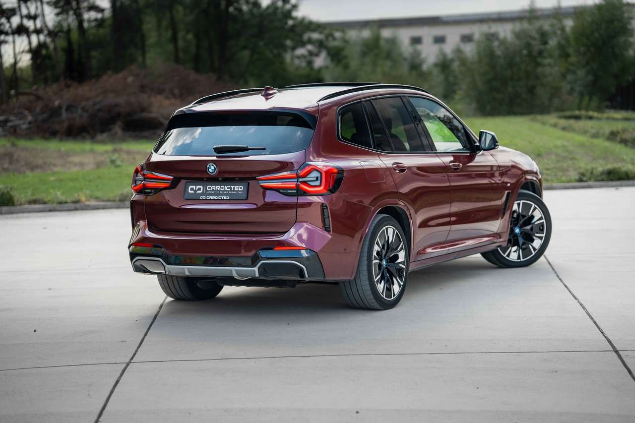 BMW iX3 (2023) — foto 10