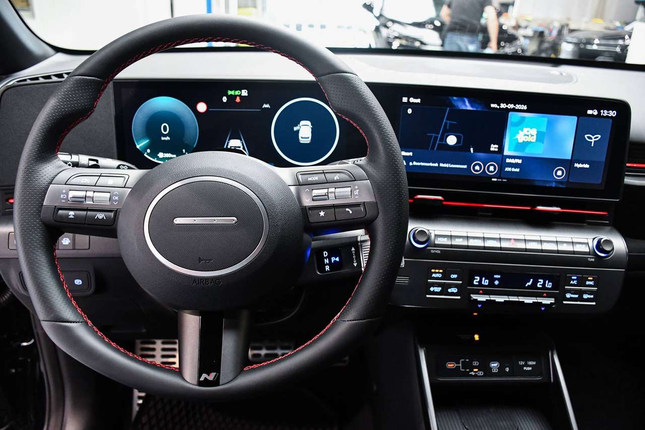 Hyundai KONA Kona HEV 1.6 GDi Feel N-Line DCT - NAVIGATIE / CAMERA / SMARTLINK / ACC / BLIS / PDC — foto 18 van 21