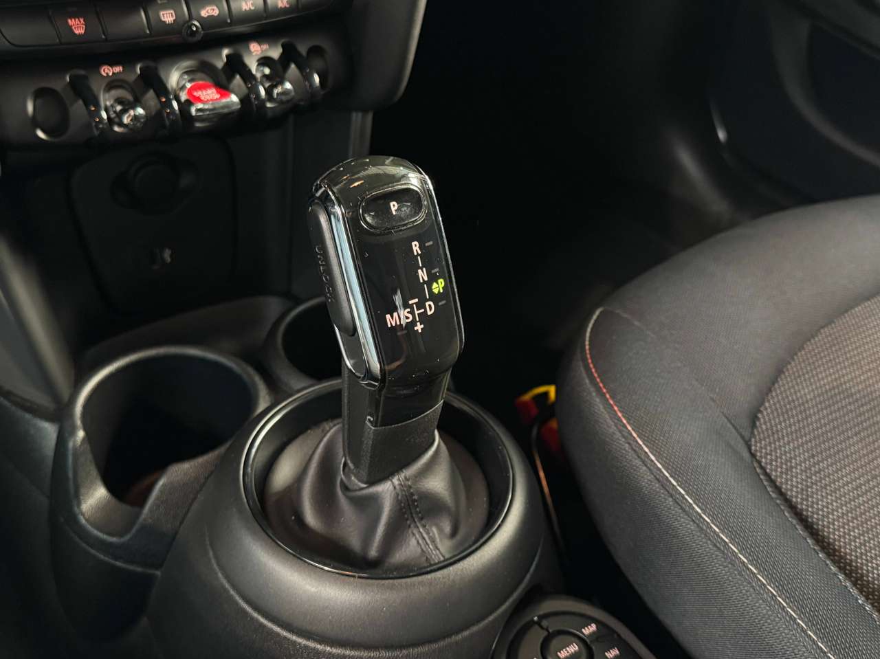 MINI One 1.5 Automaat met John Cooper velgen — foto 10 van 18