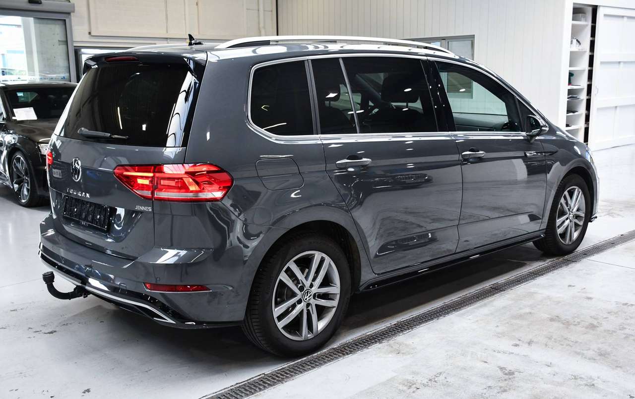 Volkswagen Touran Touran 1.5 TSI R-Line 7pl DSG - NAVIGATIE / TREKHAAK / CAMERA / SMARTLINK / BLIS / ACC / PDC — foto 3 van 22