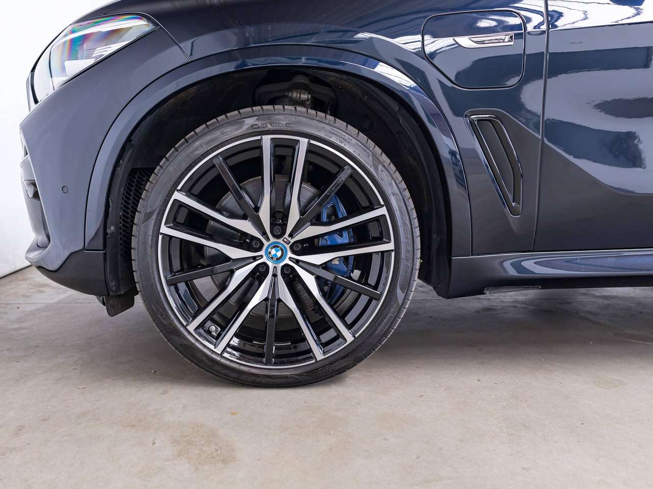 BMW X5 xDrive45e|M-SPORT|PANO|DISPLAY-KEY|HEAD-UP|ZETELVERW.|SFEERVERL.|ACC|LA|KEYLESS|GARANTIE — foto 9 van 25