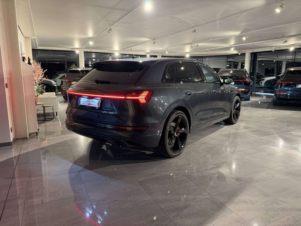 Audi Q8 e-tron SOLD BIJ GARAGE VRIENS YVES BV!!!! — foto 19 van 23