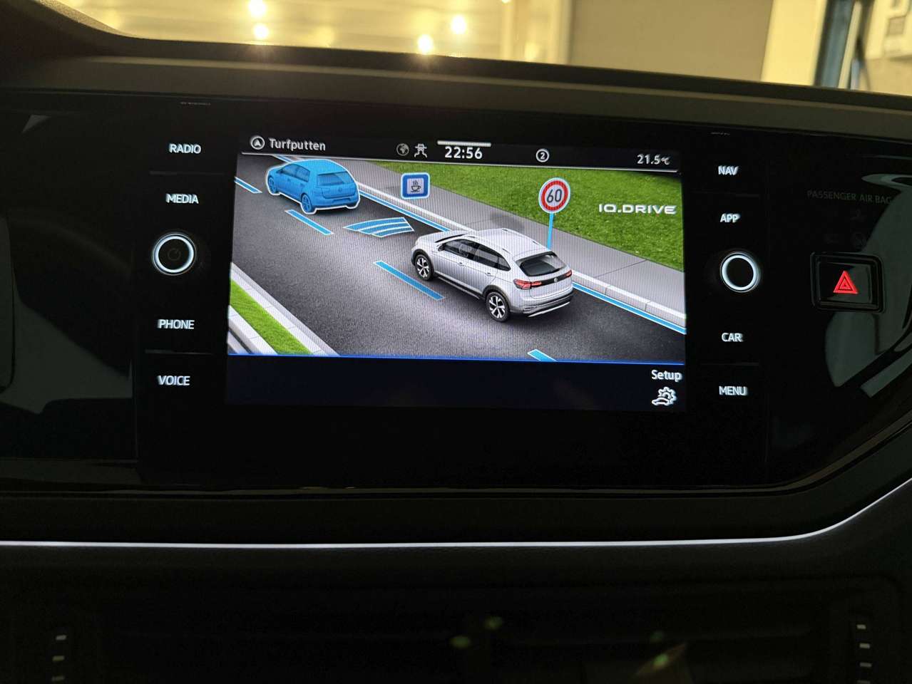Volkswagen Taigo 3x R-LINE  * ALCANTARA * ZETEL VERWARMING * BLACK PACK * IQ LED * CAR PLAY * 18" ALU VELGEN * NAVI * CAMERA * — foto 12 van 17