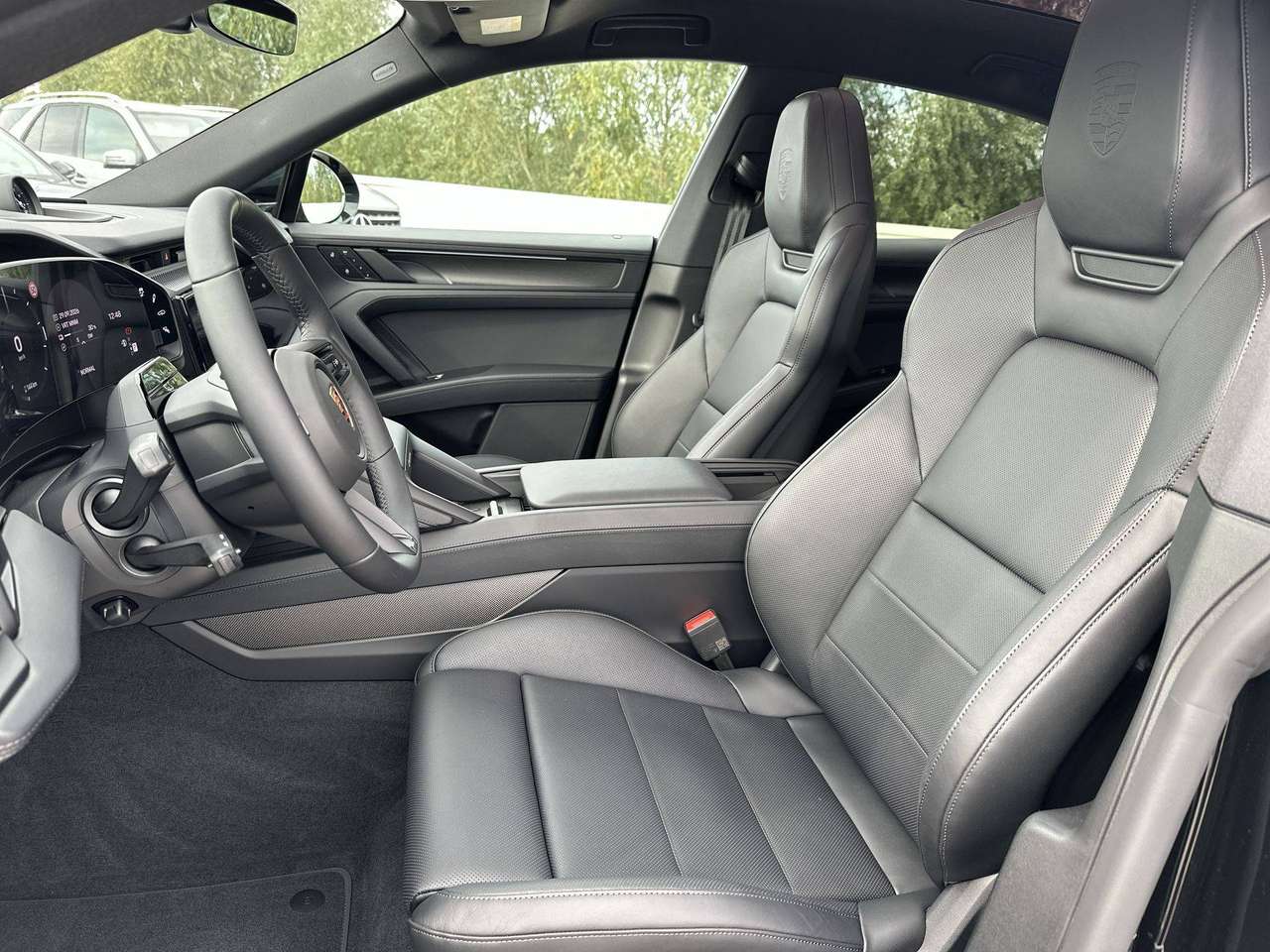 Porsche Cayenne Coupe ELECTRIC Trekhaak  adaptive Sportdesign 22" — foto 11 van 19