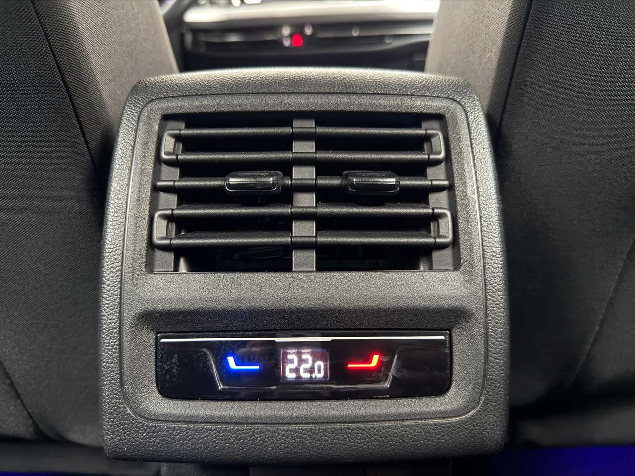 Volkswagen Golf 1.5 eTSI Life DSG LED*NAVI*PDC*CARPLAY*CAMERA*ACC*ALCANTRARA — foto 21 van 25