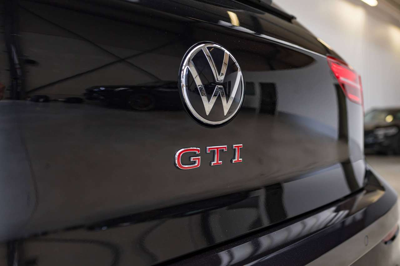 Volkswagen Golf GTI CLUBSPORT|AKRAPOVIC|PANO|IQLIGHTS|ALCANTARA|HEATEDSEATS|KEYLESS|ACC|LA|GARANTIE| — foto 12 van 25