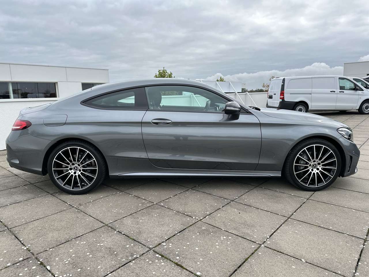 Mercedes-Benz C 180 COUPE AMG/PARKEERPAK/9G TRON/VERWARM ZETELS — foto 2 van 16