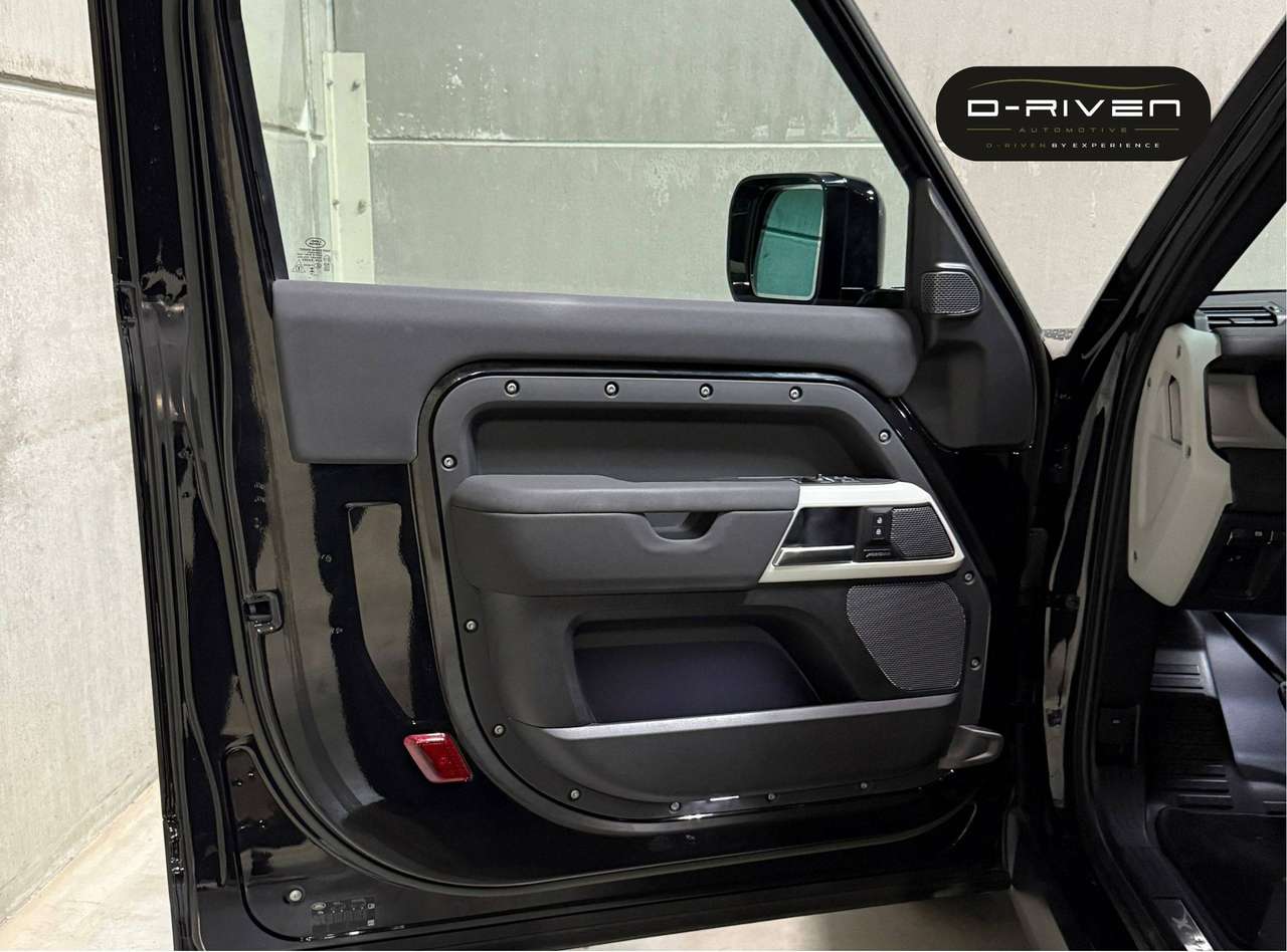 Land Rover Defender 90 SE D250* X-DYNAMIC *Lichte vracht*LUCHTVERING*LEDER*360*20"*FULL* — foto 15 van 25