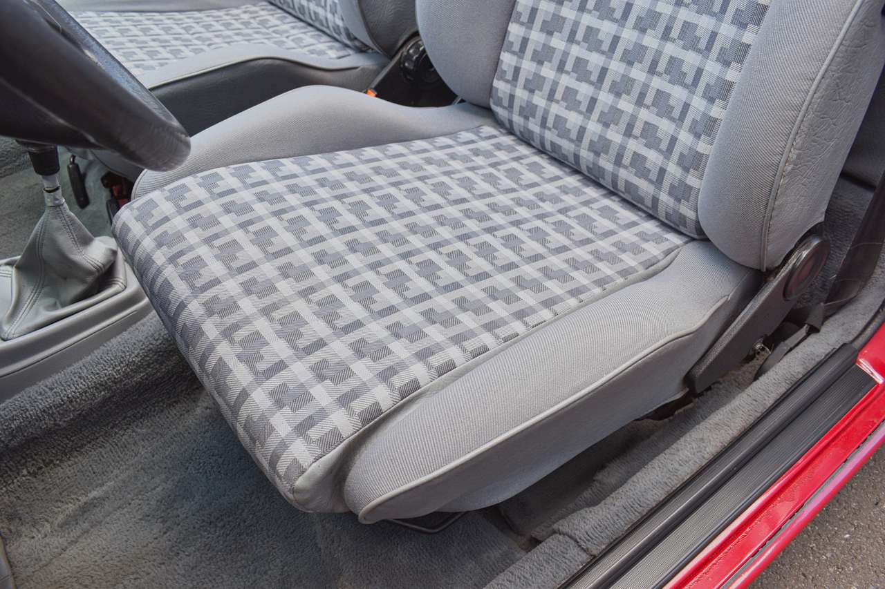 Volkswagen Golf Cabriolet 1.8i Oldtimer - Nieuwe Cabriokap - Zeer verzorgde historie! — foto 17 van 25