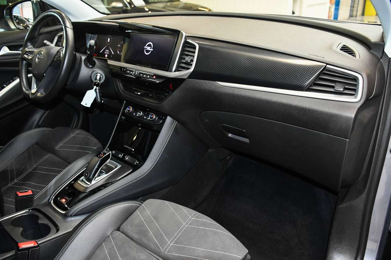 Opel Grandland 1.2 Turbo Black Edition - NAVIGATIE / SMARTLINK / ALCANTARA / PDC / CC — foto 7 van 19