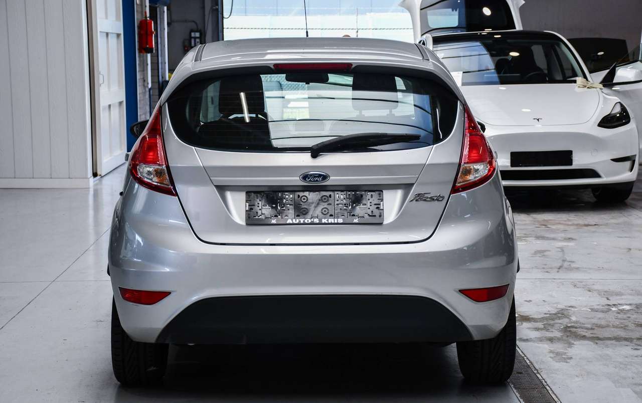 Ford Fiesta Fiesta 1.2i Trend - DAGRIJLICHTEN / AIRCO / ARMSTEUN — foto 5 van 14