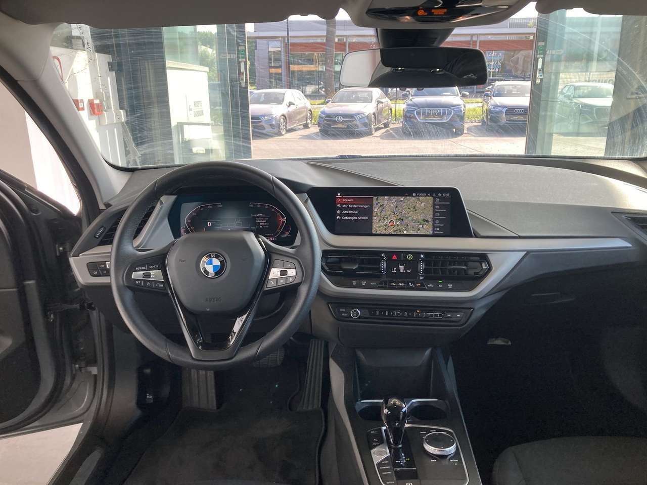 BMW 118 118I M-PACK BENZINE AUTOMAAT — foto 11 van 20
