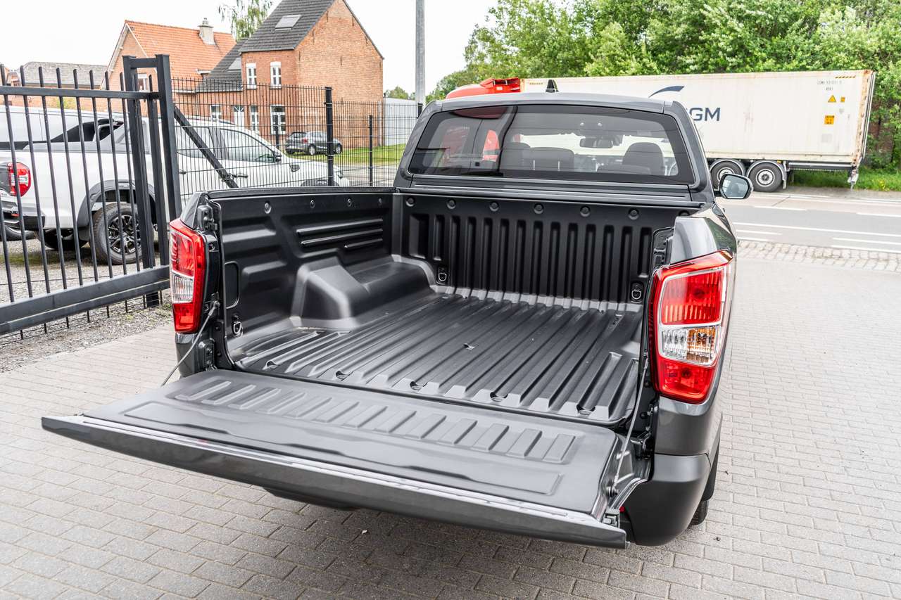 KGM Musso Grand 2.2D 4X4 Style - Automaat - 30.500ex — foto 5 van 19