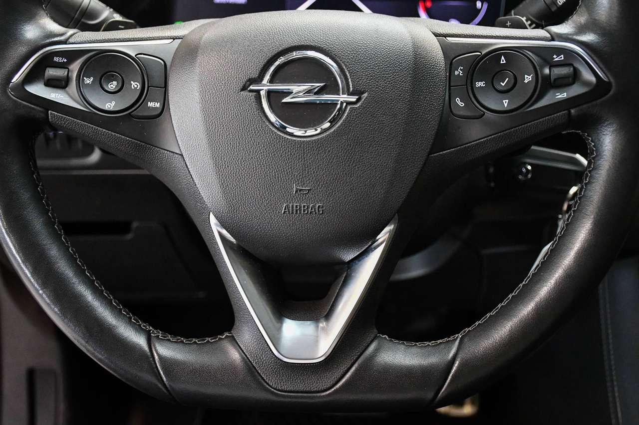 Opel Grandland 1.2 Turbo Black Edition - NAVIGATIE / SMARTLINK / ALCANTARA / PDC / CC — foto 17 van 19