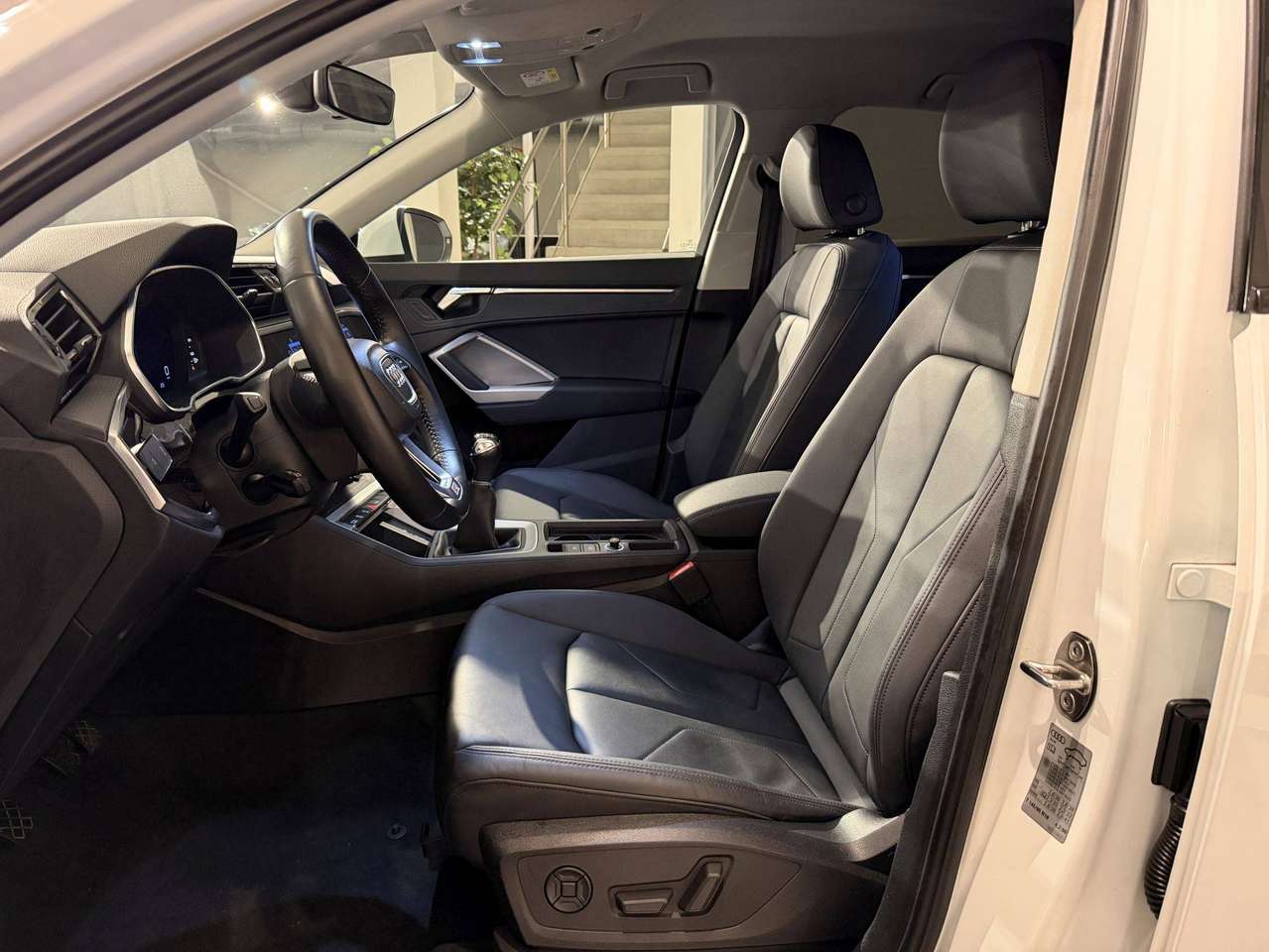 Audi Q3 SPORTBACK 150PK * LEDER * ELECTRISCHE ZETELS * CAR PLAY * LED * KEY LESS * BLACK PACK * NAVI * ZETEL VERWARMING * CLIMA * — foto 8 van 20