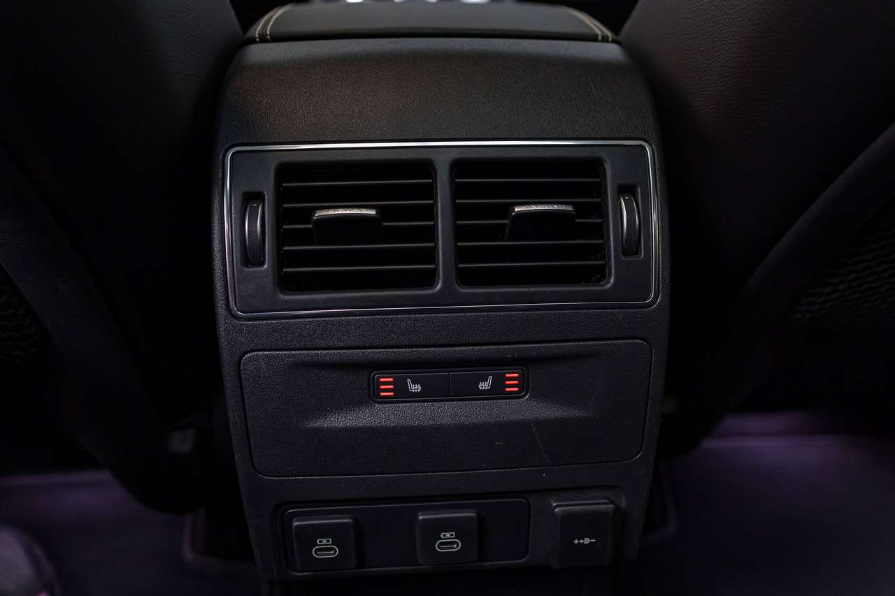 Jaguar F-Pace P400e R-DYNAMICS S|PHEV|PANO|ZETELVERW.(v/a)|KEYLESS|MERIDIAN SOUND SYSTEM|360°|ACC|LA|BLIND SPOT| — foto 16 van 25