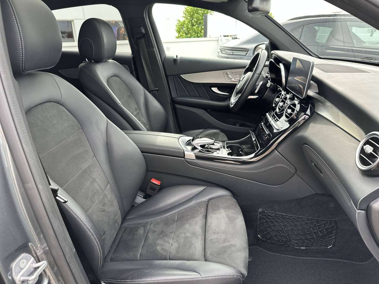 Mercedes-Benz GLC 250 D 4-Matic COUPE  AMG pakket Schuifdak Luchtvering 360° Night Full!!! — foto 16 van 19