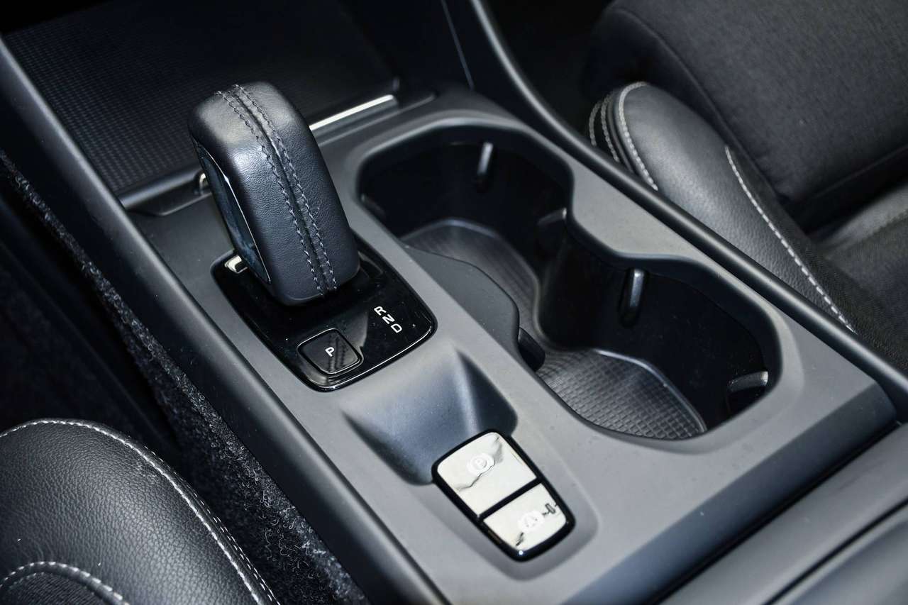 Volvo XC40 XC40 1.5 T3 Momentum Pro Geartronic - NAVIGATIE / TREKHAAK / OPEN PANO_DAK / CAMERA / SMARTLINK — foto 14 van 18