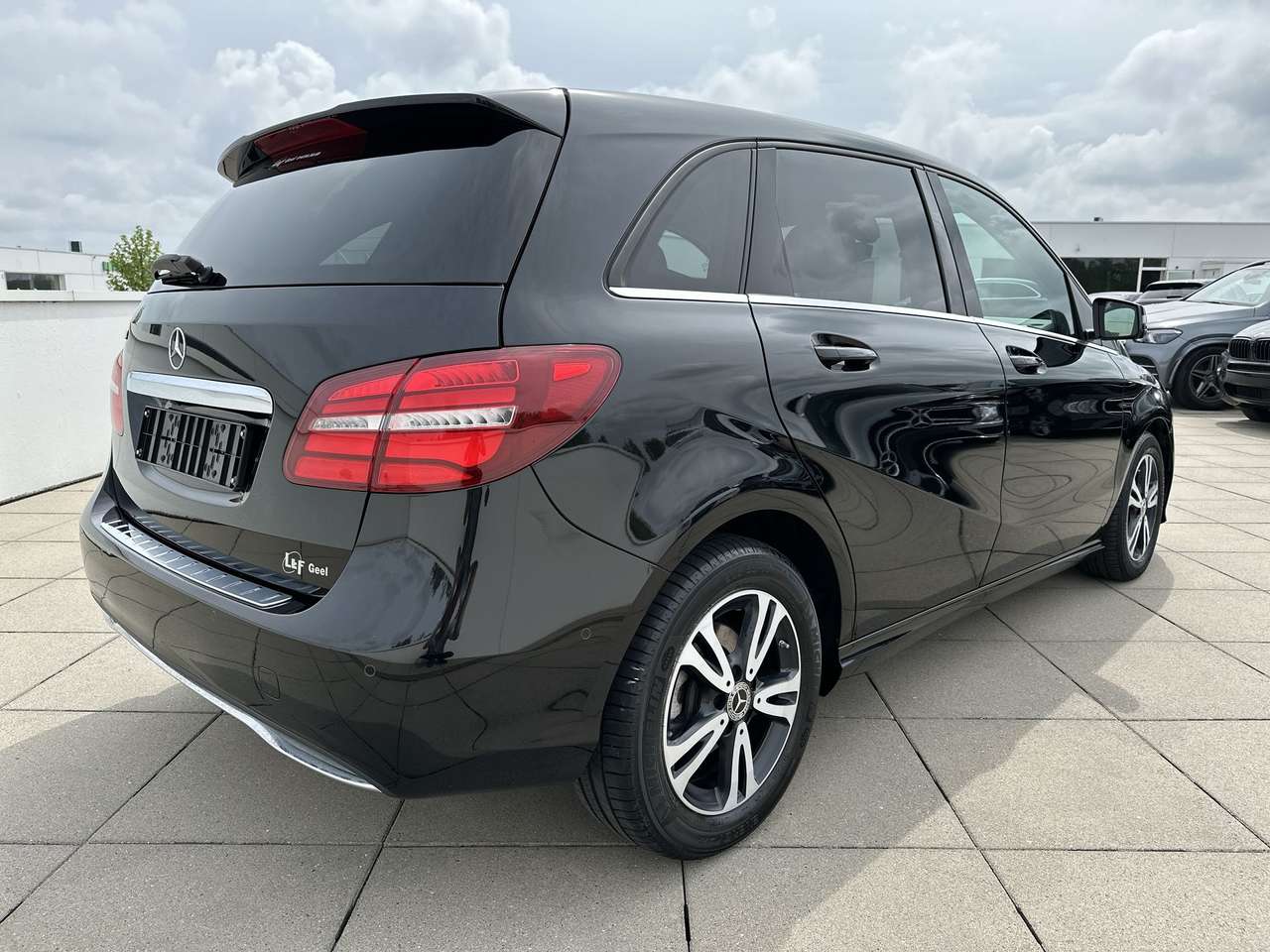 Mercedes-Benz B 180 B 180 PDC +Camera Privacy ramen  LED Verw. zetels — foto 8 van 18