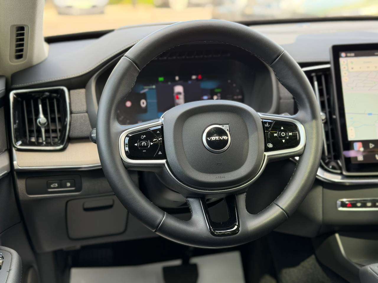 Volvo XC90 T8 ULTRA DARK MASSAGE GEKOELDE ZETELS PANO HARMAN KARDON — foto 8 van 22