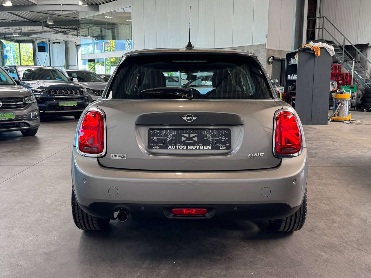 MINI One 1.5 Automaat met John Cooper velgen — foto 4 van 18