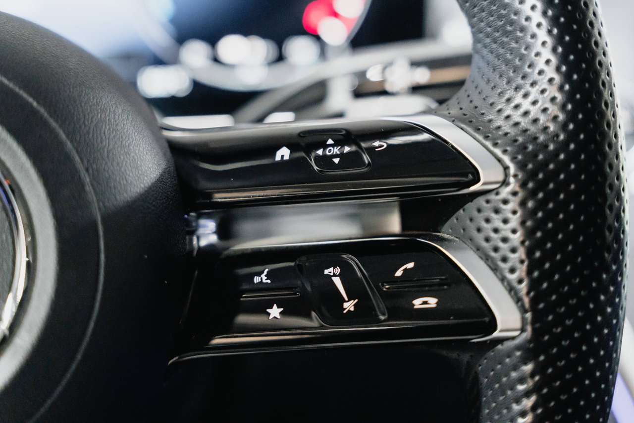 Mercedes-Benz GLC 300 (2023) — foto 15