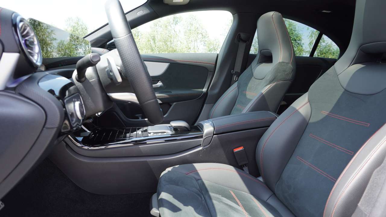Mercedes-Benz CLA 250 AMG/PANODAK/KEYLESS/NIGHTPAK/CAMERA/KLIMAATREGEL — foto 9 van 18