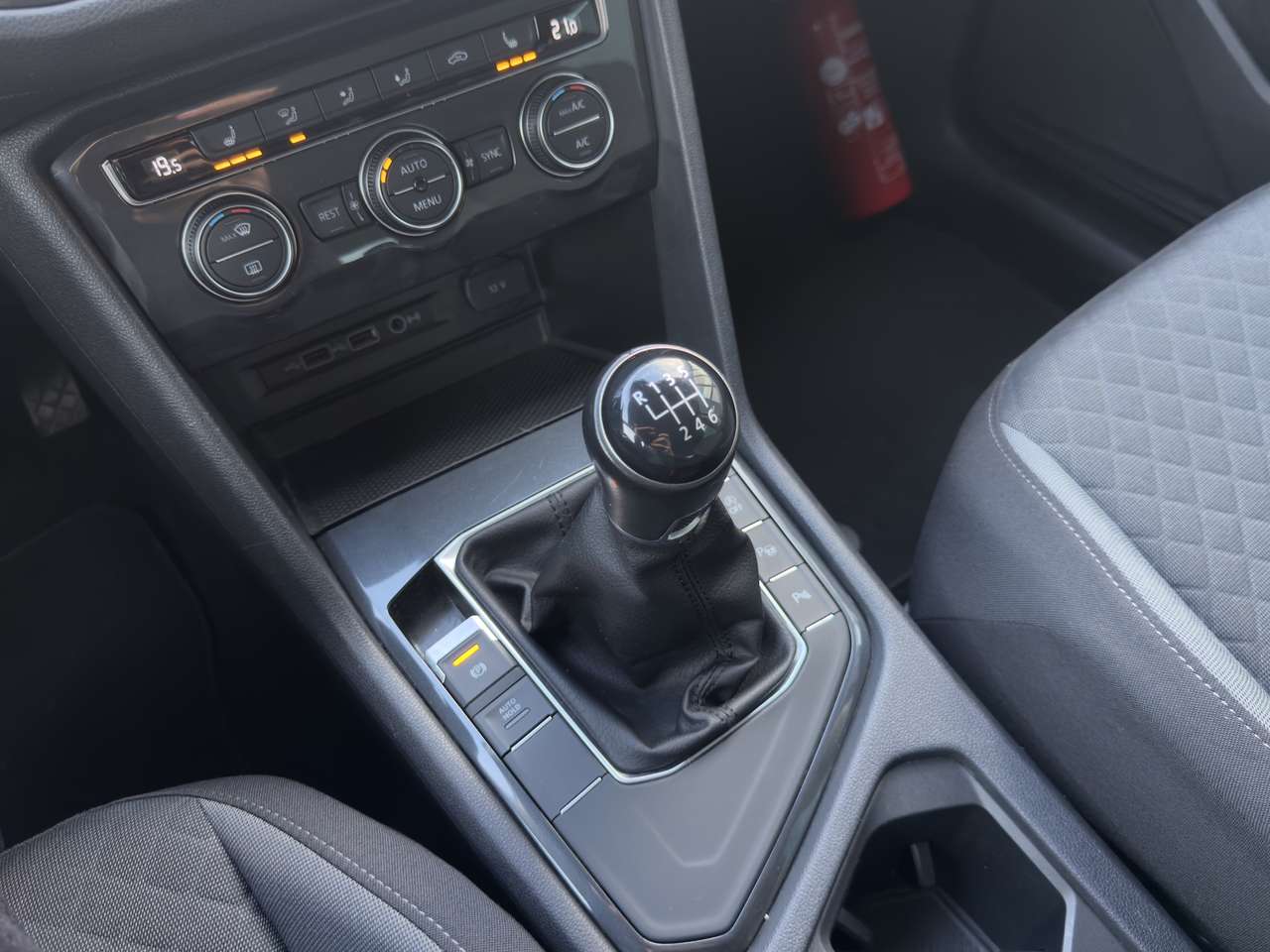 Volkswagen Tiguan 1.5 TSI — foto 16 van 20