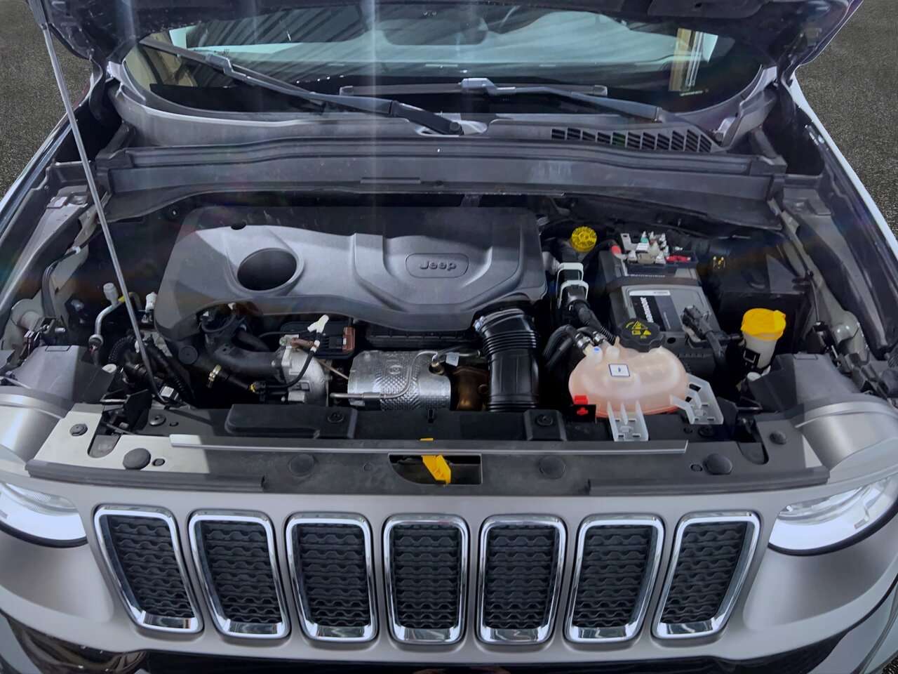 Jeep Renegade Automaat/Limited/Led/Navi/PDC — foto 24 van 25