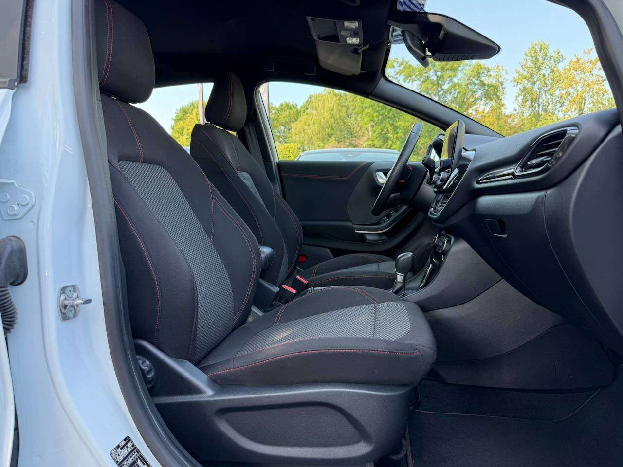 Ford Puma EcoBoost ST-LINE LED APPLE CARPLAY — foto 9 van 17
