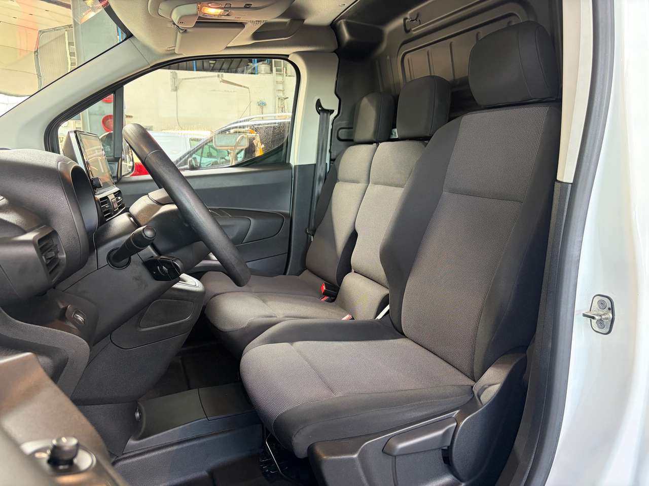 Citroen Berlingo 1.2 PureTech M Light Control S/S — foto 9 van 18