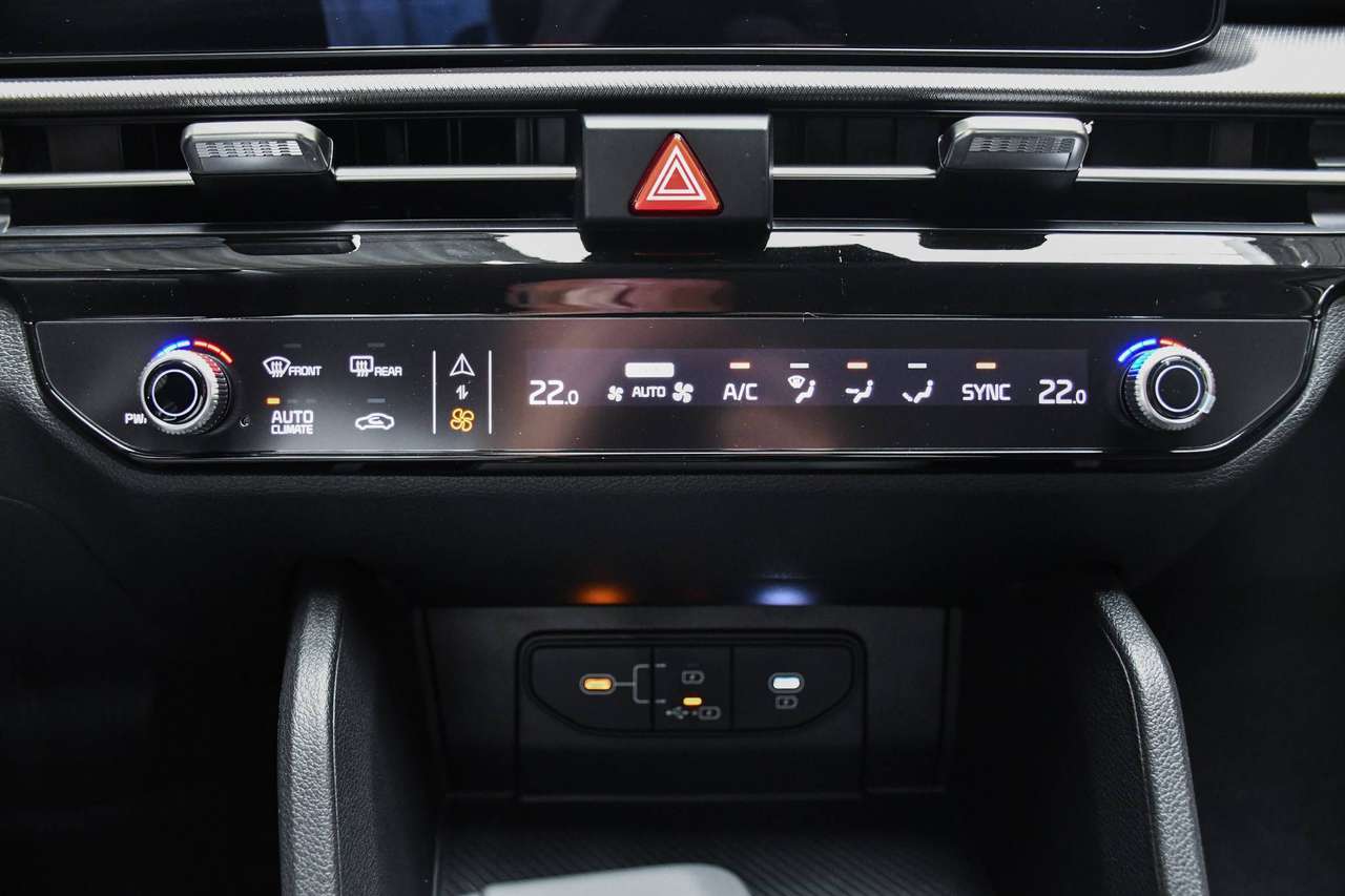 Kia Sportage Sportage 1.6 T-GDi Pulse DCT - NAVIGATIE / CAMERA / ACC / SMARTLINK / PDC — foto 13 van 21