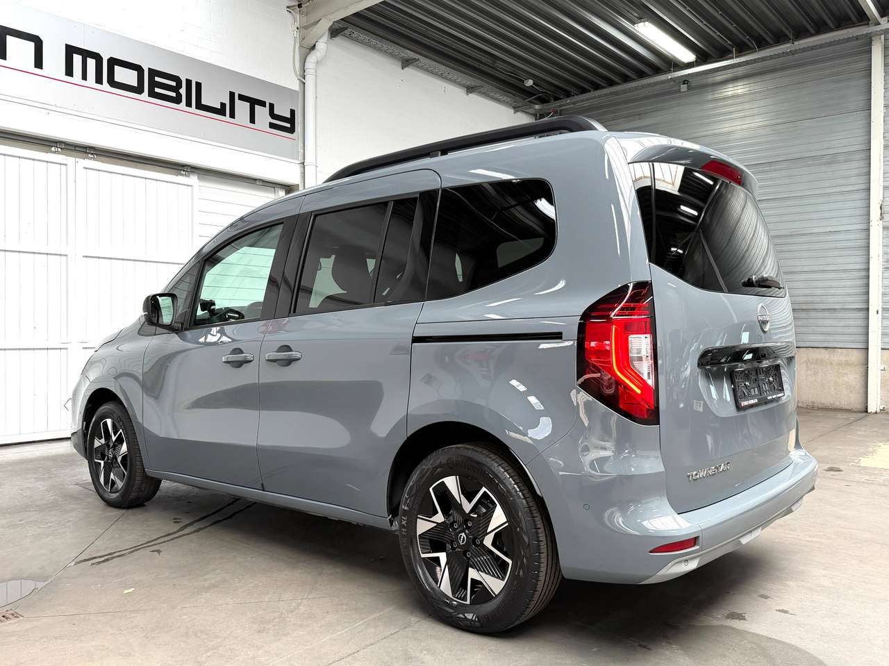 Nissan Townstar Townstar 1.3 DIG-T L1H1 Tekna 360°CAMERA*CARPLAY*LED*DAB*NAVI*CC*PDC*BLIS*LANE ASSIST — foto 8 van 25