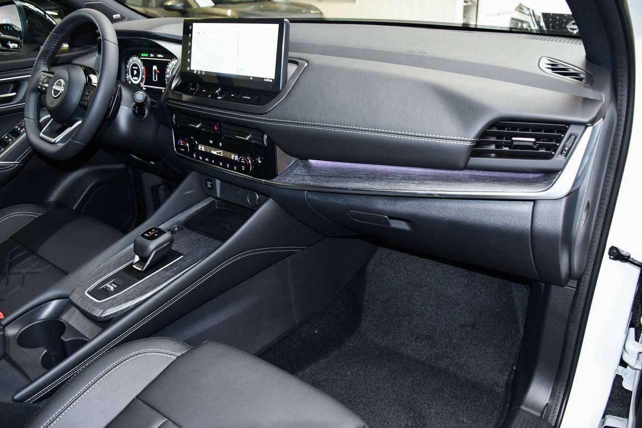 Nissan Qashqai Qashqai 1.3 DIG-T MHEV Tekna Xtronic - NAVIGATIE / PANO DAK / CAMERA / SMARTLINK / BLIS / ACC — foto 8 van 20