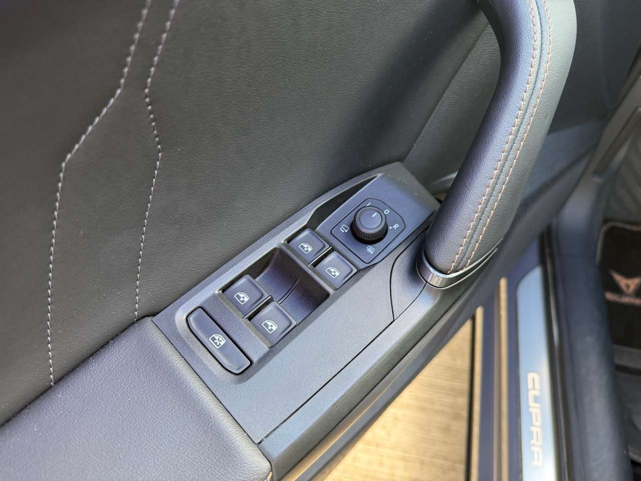 CUPRA Formentor Formentor e-Hybrid 1.4 DSG / Keyless / Travel Assist / ACC / Lane Assist / Ambiance / CarSwap — foto 13 van 19