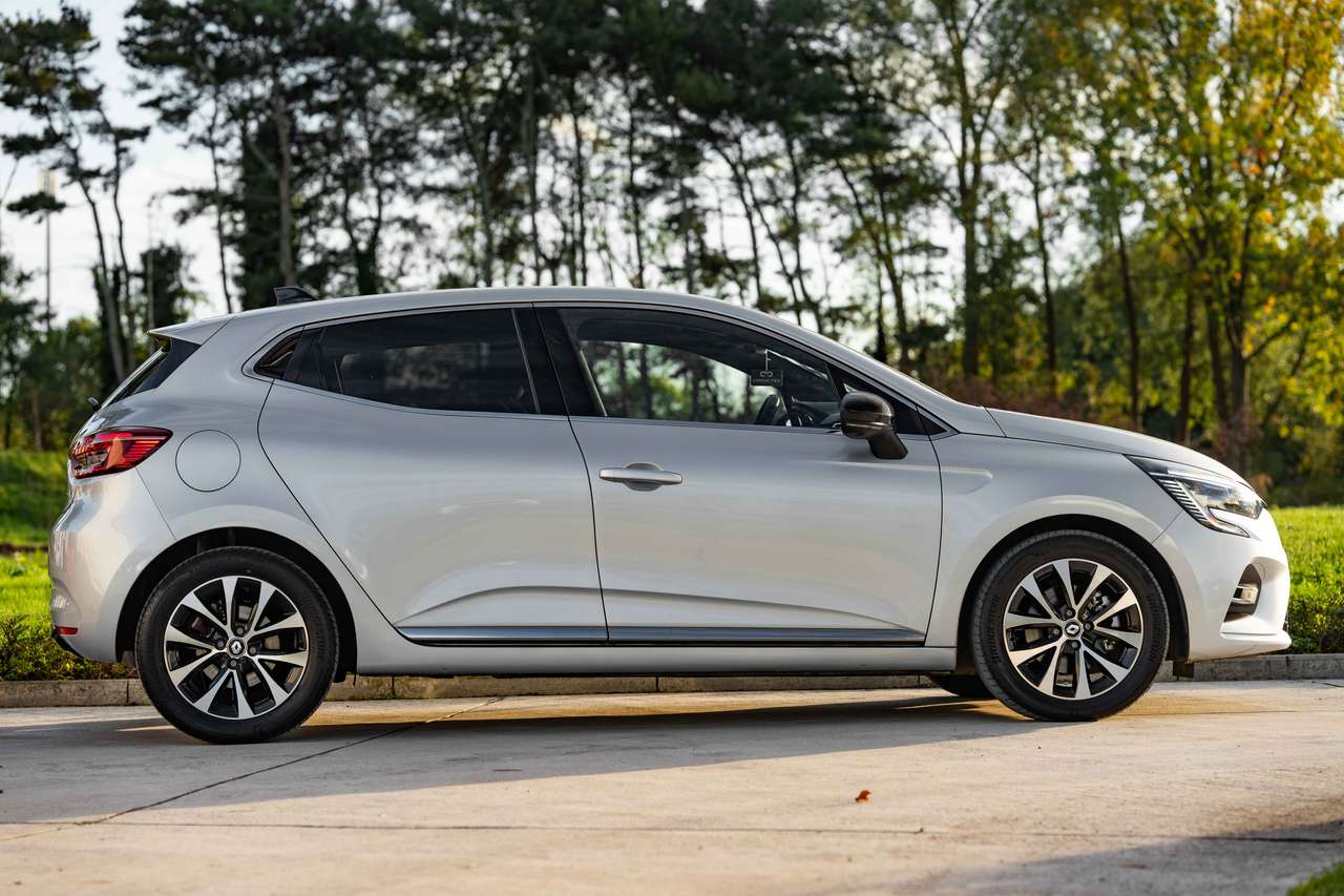 Renault Clio (2022) — foto 16