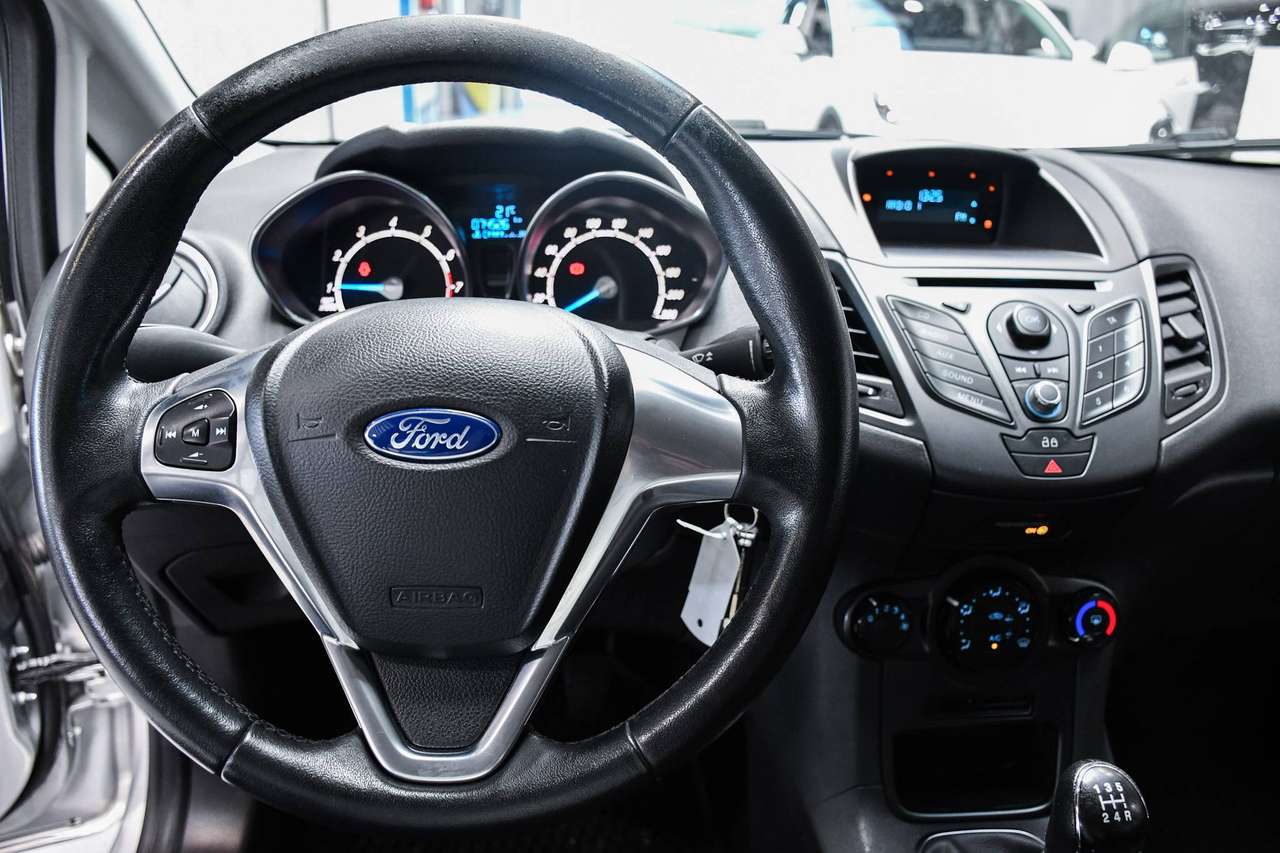 Ford Fiesta Fiesta 1.2i Trend - DAGRIJLICHTEN / AIRCO / ARMSTEUN — foto 11 van 14