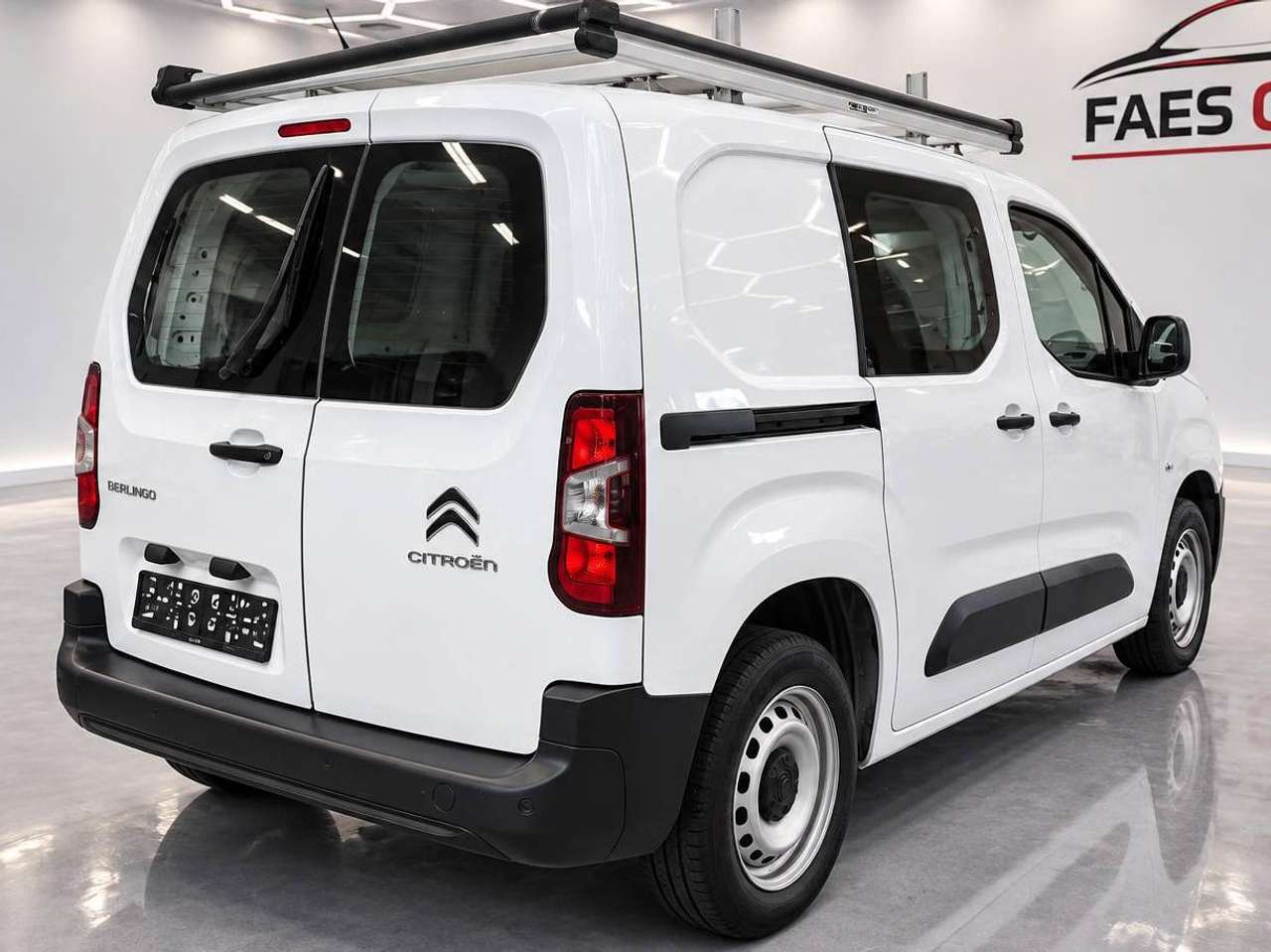Citroen Berlingo 1.2 PureTech M Light Control S/S (EU6.3) — foto 2 van 15