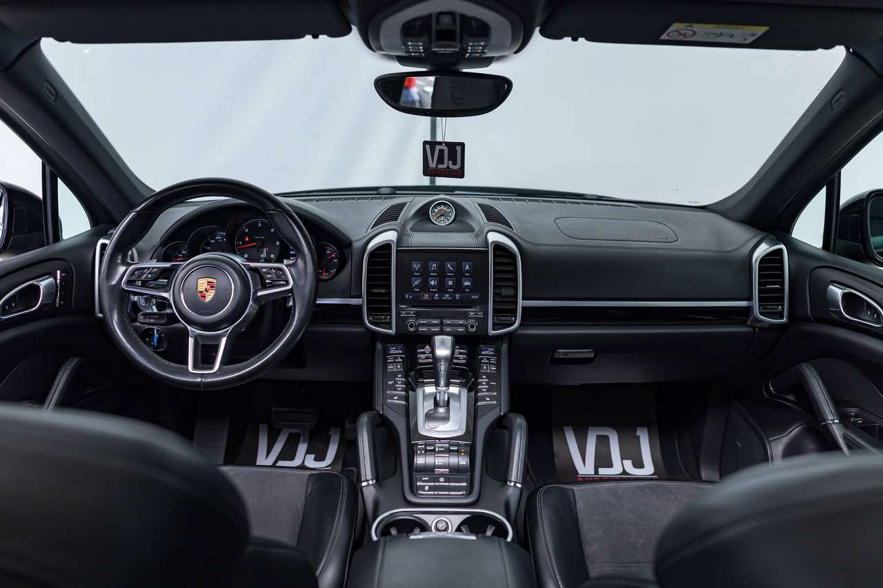 Porsche Cayenne PLATINUM EDITION|LUCHTGEVEERD|BOSE SOUND SYSTEM|PANO|CAMERA|WEGKLAPBARE TREKHAAK|SPORTCHRONO|LA|CC| — foto 16 van 25
