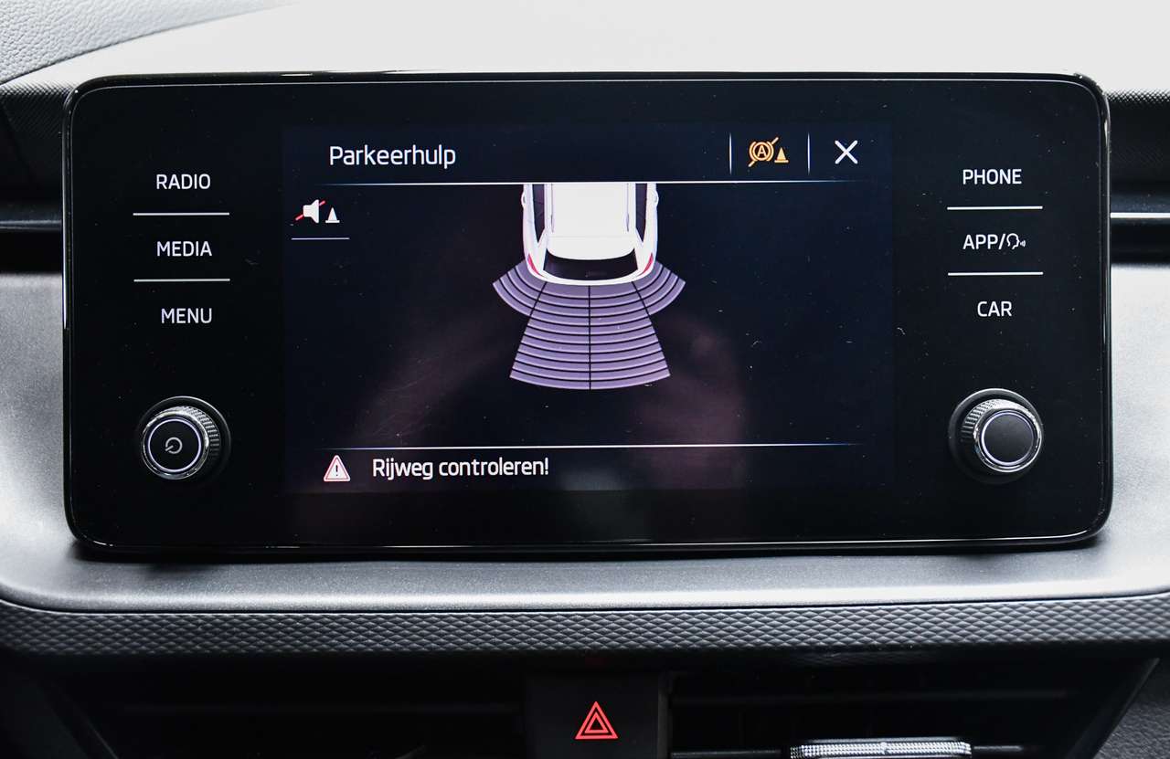 Skoda Kamiq Kamiq 1.0 TSI Ambition DSG - NAVI SMARTLINK / PDC — foto 11 van 17