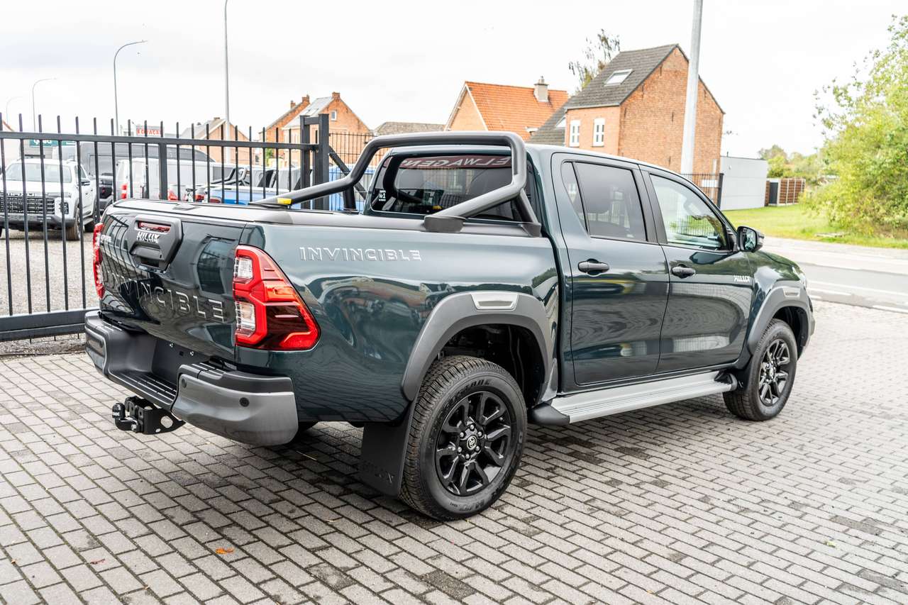 Toyota Hilux 2.8 D4D MHEV Invincible - Trekhaak / Roll cover - 52.000 excl — foto 3 van 15