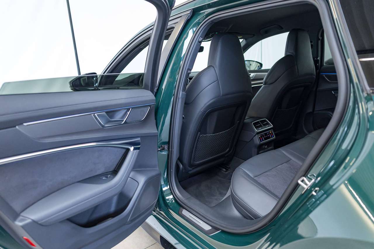 Audi RS6 GARANTIE|CARBON|ALCANTARA|KEYLESS|ZETELVERW.|SFEERVERL.|HEAD-UP|LUCHTVERING|ACC|LA| — foto 17 van 25