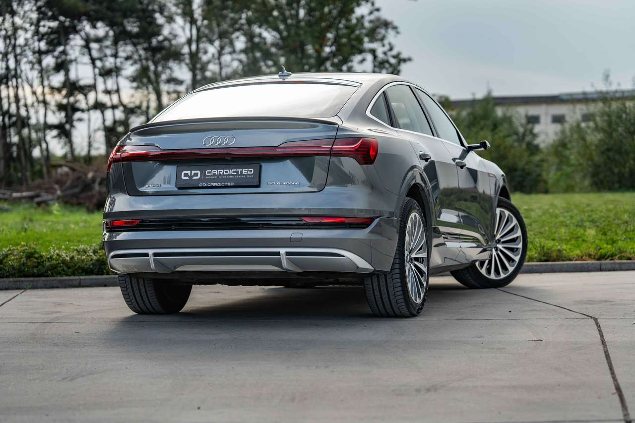 Audi e-tron (2021) — foto 16