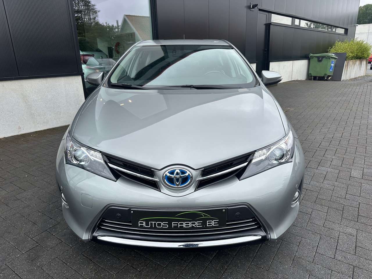 Toyota Auris 1.8i Hybride  HSD Premium CVT 20000km — foto 2 van 18