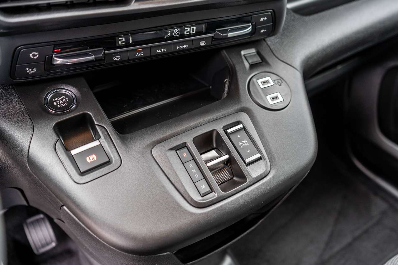 Citroen Berlingo XL 1.5HDi - Automaat - Navigatie/ Camera / LED  - 23.000 ex — foto 8 van 16